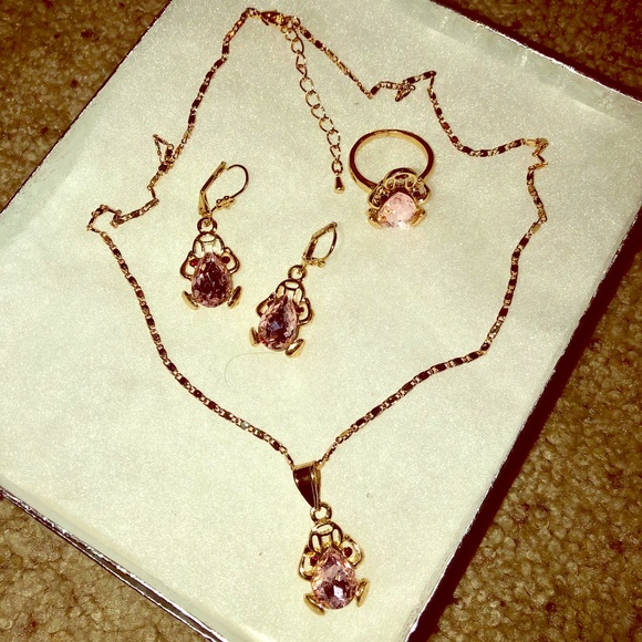 FROG DESIGNED NECKLACE/EARRINGS/RING SET - Picture 1 of 4